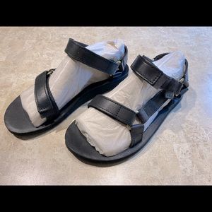 TEVA Black Leather Women’s Sandal - Size 8